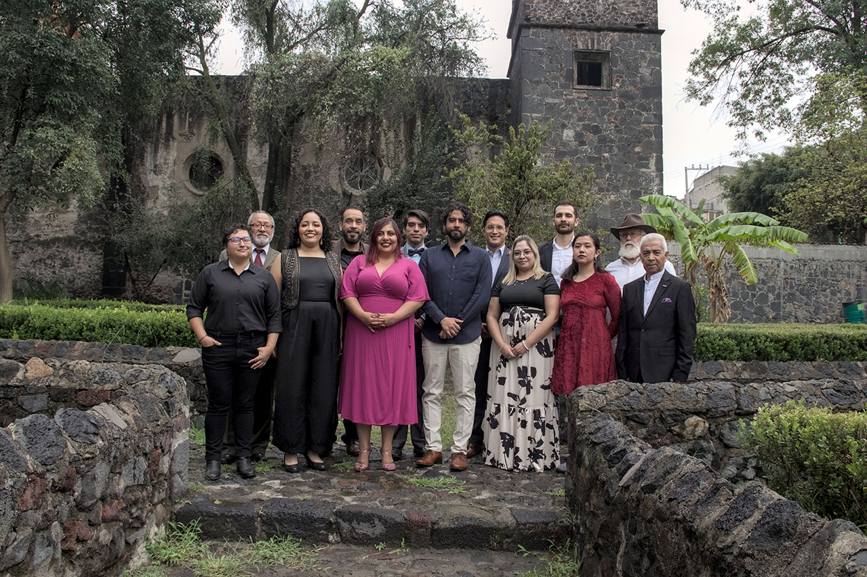 Imagen del colectivo de cantantes que participó en el recital de El Viaje de un Intérprete en el Exconvento.