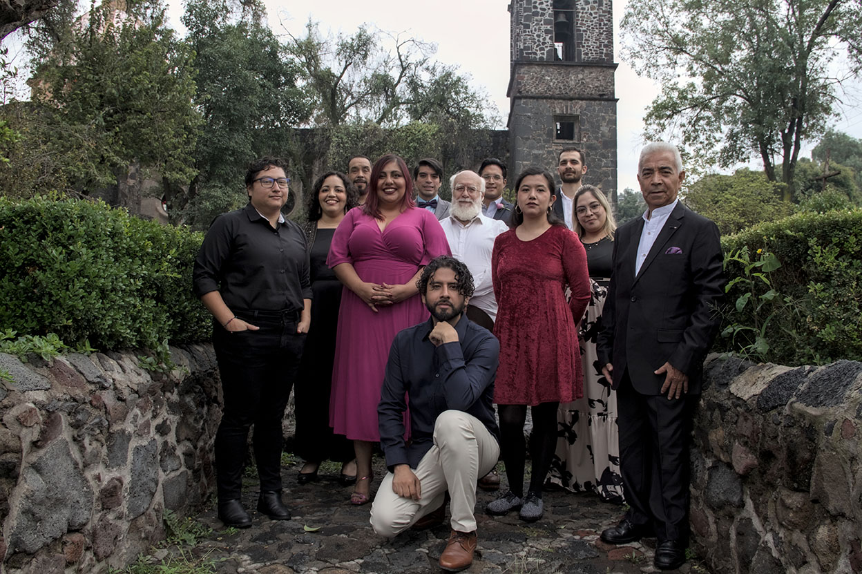 Imagen del colectivo de cantantes que participó en el recital de El Viaje de un Intérprete en el Exconvento.